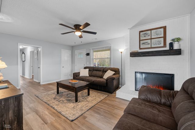 310 Crest Dr, Tullahoma, TN 37388