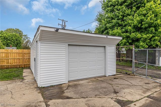 3229 W 52nd Street, Cleveland, OH 44102