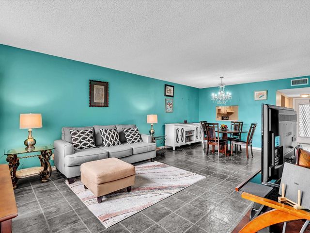 6570 Royal Palm Boulevard 206j, Margate, FL 33063