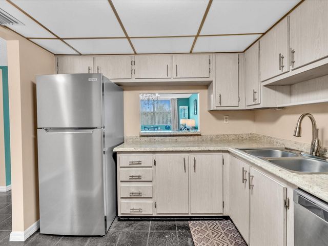 6570 Royal Palm Boulevard 206j, Margate, FL 33063