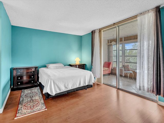 6570 Royal Palm Boulevard 206j, Margate, FL 33063