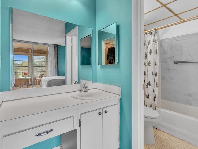 6570 Royal Palm Boulevard 206j, Margate, FL 33063