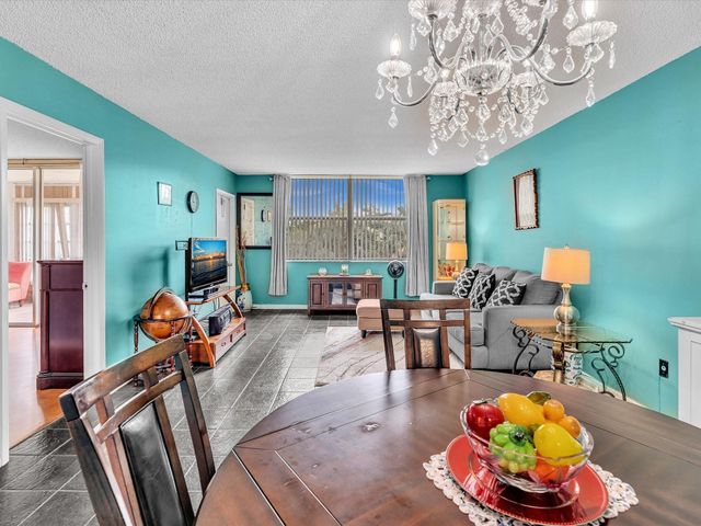 6570 Royal Palm Boulevard 206j, Margate, FL 33063