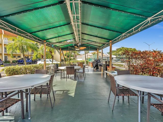6570 Royal Palm Boulevard 206j, Margate, FL 33063