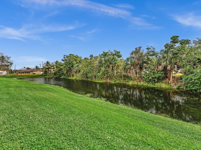 6570 Royal Palm Boulevard 206j, Margate, FL 33063