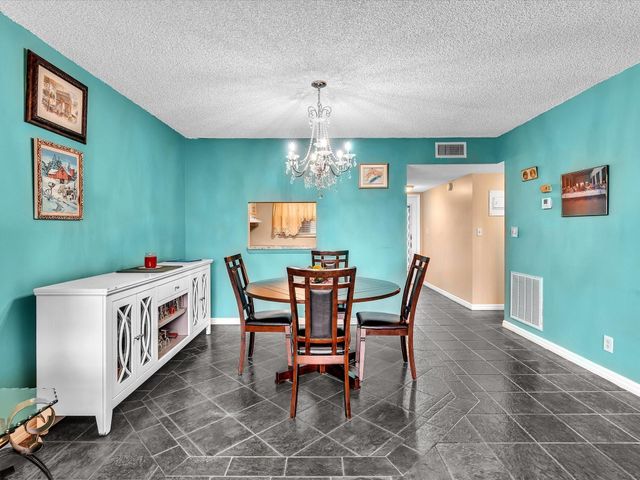 6570 Royal Palm Boulevard 206j, Margate, FL 33063