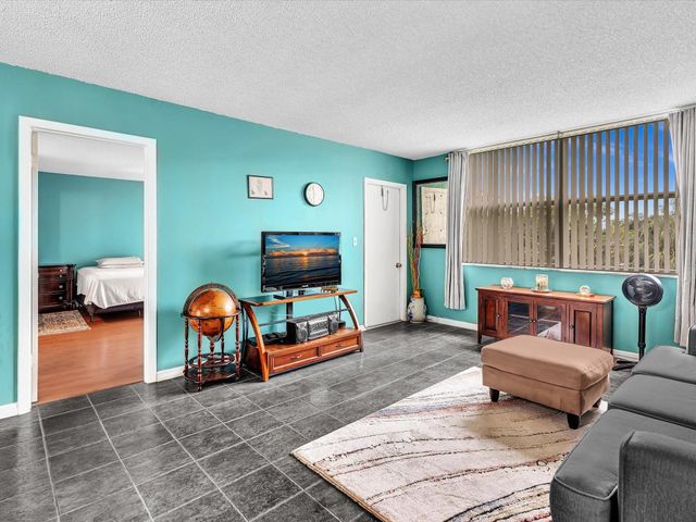 6570 Royal Palm Boulevard 206j, Margate, FL 33063