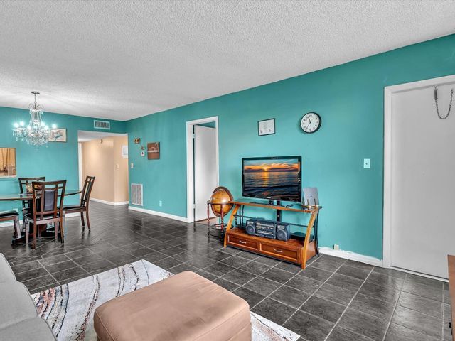 6570 Royal Palm Boulevard 206j, Margate, FL 33063