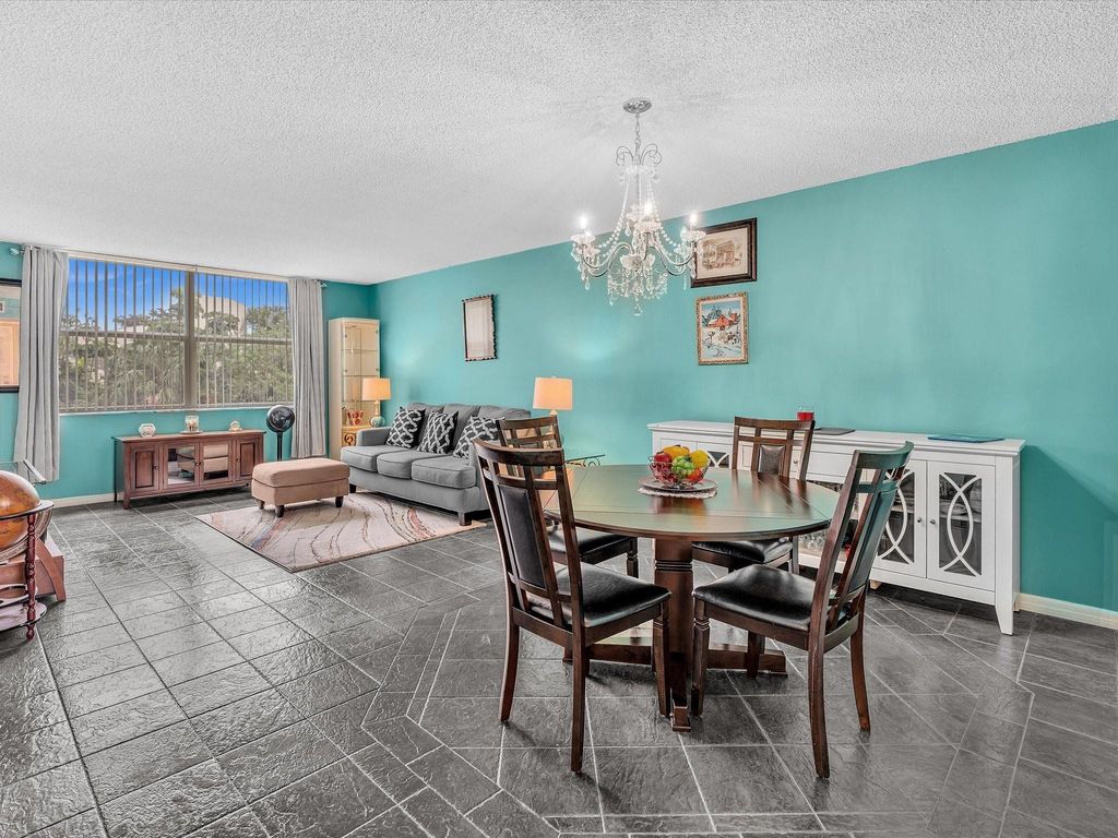 6570 Royal Palm Boulevard 206j, Margate, FL 33063