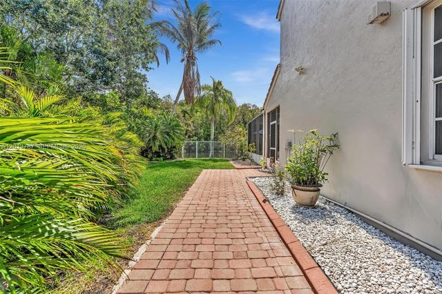 103 Cameron Ct, Weston, FL 33326