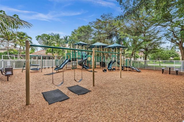 103 Cameron Ct, Weston, FL 33326