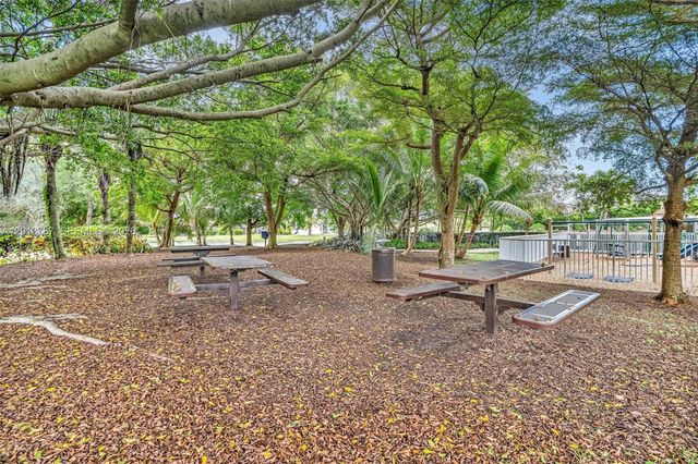 103 Cameron Ct, Weston, FL 33326