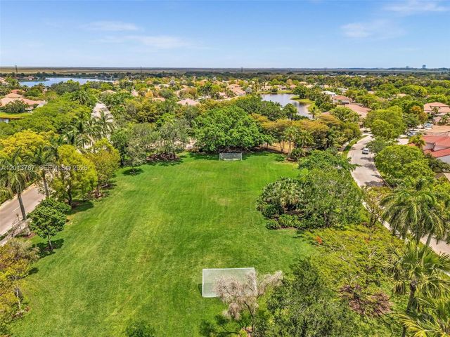 103 Cameron Ct, Weston, FL 33326