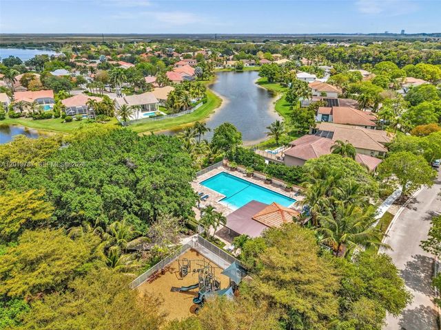 103 Cameron Ct, Weston, FL 33326