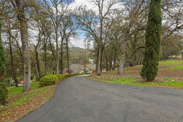2466 Barbour Rd, Valley Springs, CA 95252