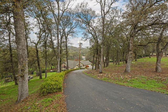 2466 Barbour Rd, Valley Springs, CA 95252