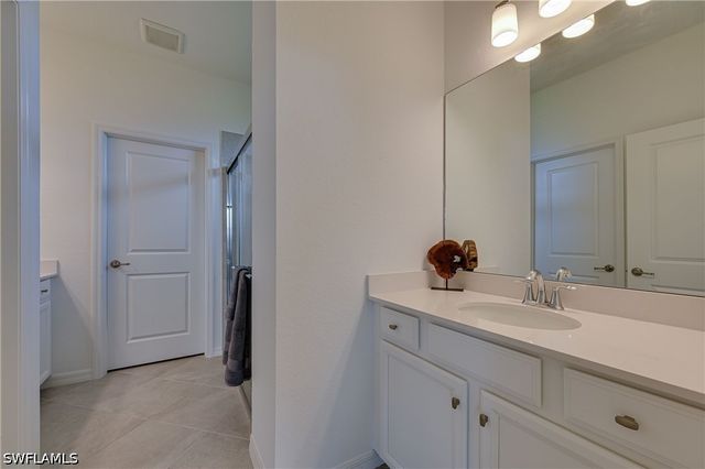 2620 Vine AVE, Naples, FL 34120