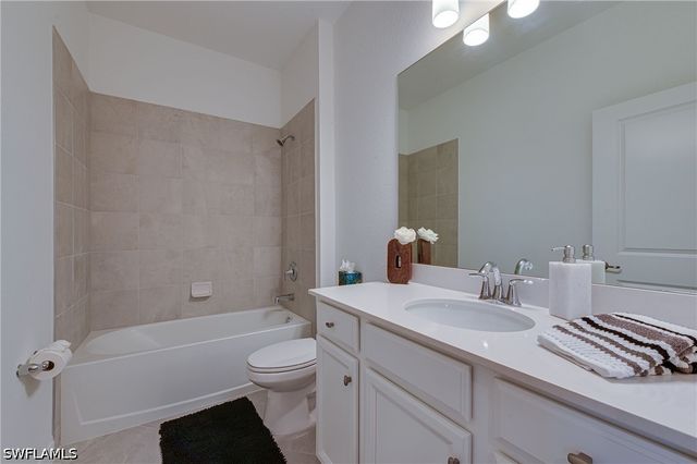 2620 Vine AVE, Naples, FL 34120