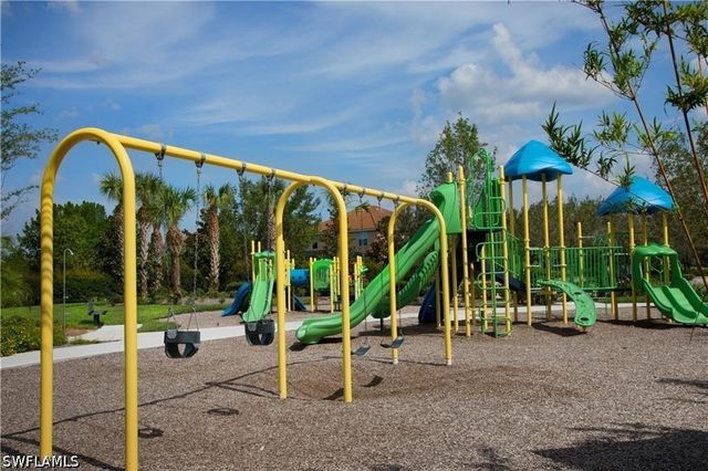 2620 Vine AVE, Naples, FL 34120