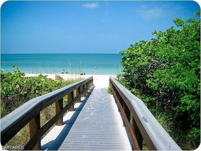 2620 Vine AVE, Naples, FL 34120