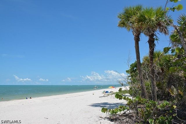 2620 Vine AVE, Naples, FL 34120