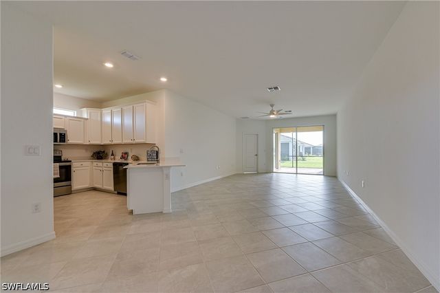 2620 Vine AVE, Naples, FL 34120