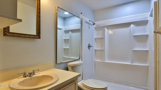 1719 Montgomery Avenue, Daytona Beach, FL 32117