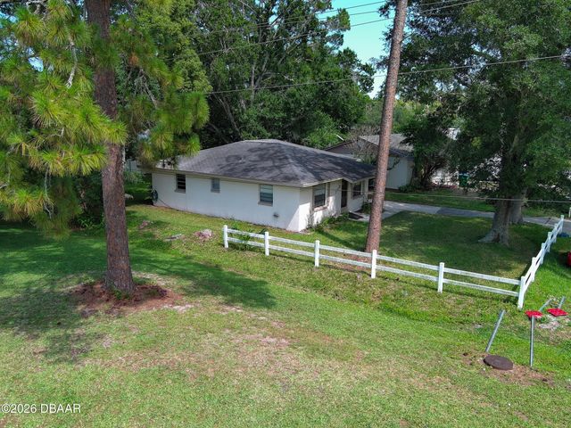 1719 Montgomery Avenue, Daytona Beach, FL 32117