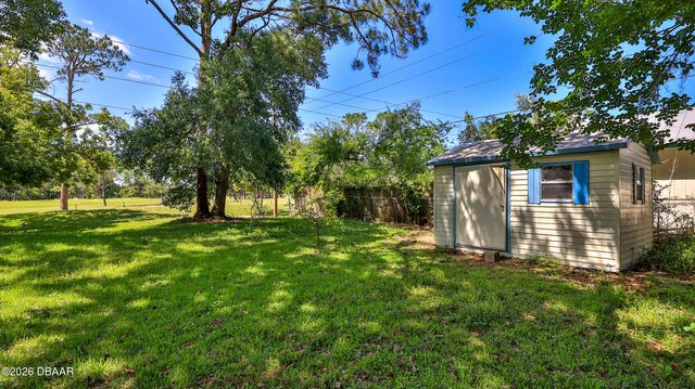 1719 Montgomery Avenue, Daytona Beach, FL 32117