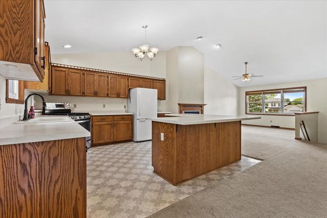 W245N6566 Bowling Green STREET, Sussex, WI 53089