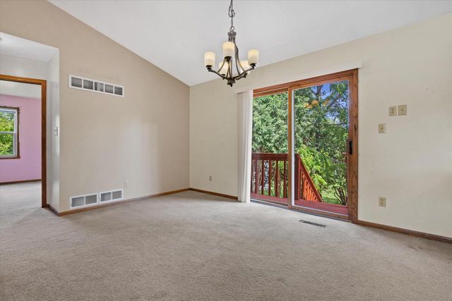W245N6566 Bowling Green STREET, Sussex, WI 53089