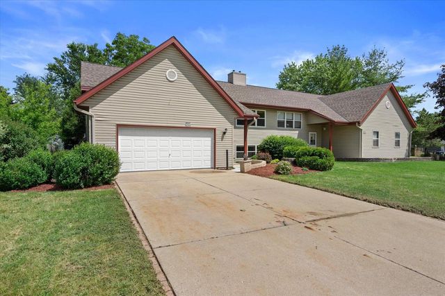 W245N6566 Bowling Green STREET, Sussex, WI 53089