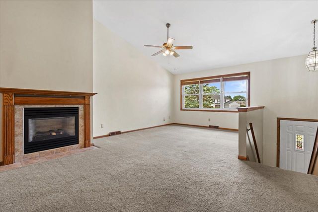 W245N6566 Bowling Green STREET, Sussex, WI 53089