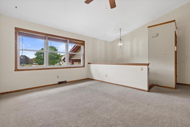 W245N6566 Bowling Green STREET, Sussex, WI 53089