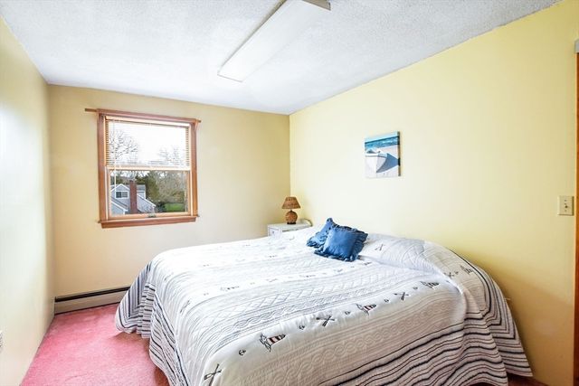 18 Fox Ln, Falmouth, MA 02540