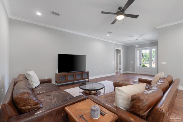 1652 Ponderosa Dr, Gulf Breeze, FL 32563