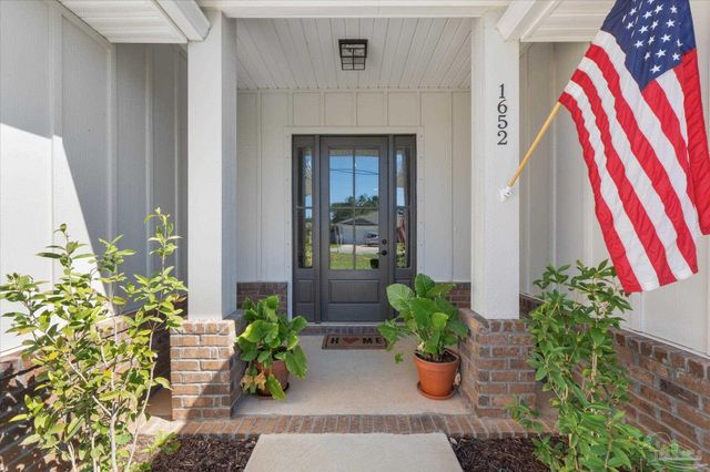 1652 Ponderosa Dr, Gulf Breeze, FL 32563