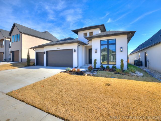 11909 S Vandalia Avenue, Tulsa, OK 74137