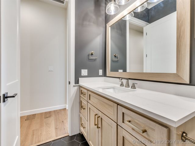 11909 S Vandalia Avenue, Tulsa, OK 74137