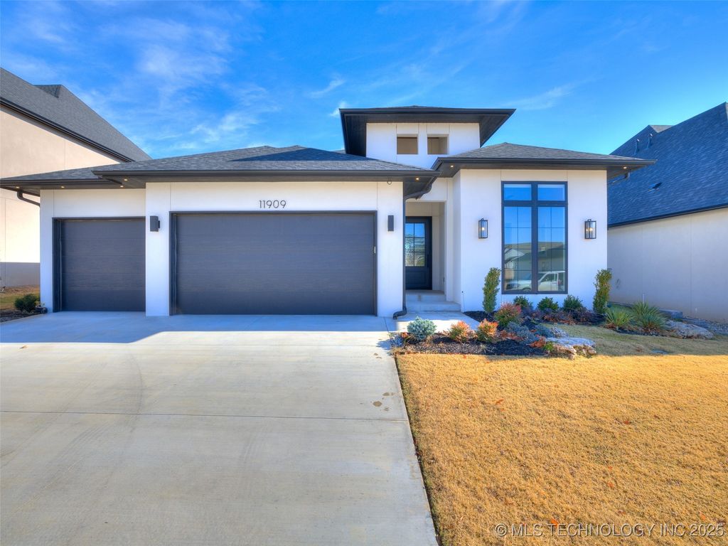 11909 S Vandalia Avenue, Tulsa, OK 74137