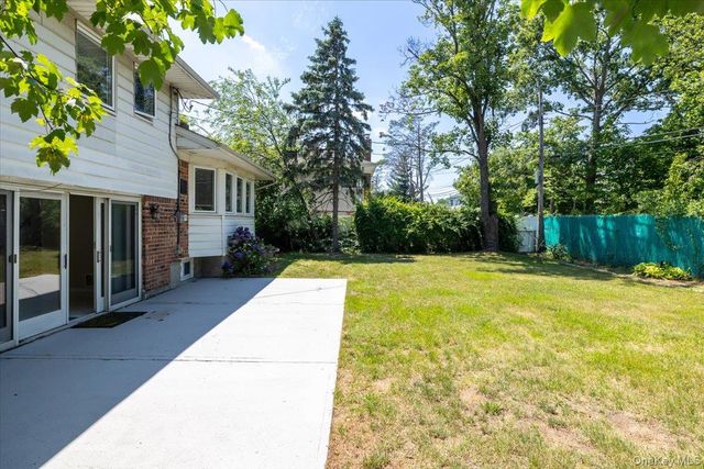 52 Blanche Street, Plainview, NY 11803