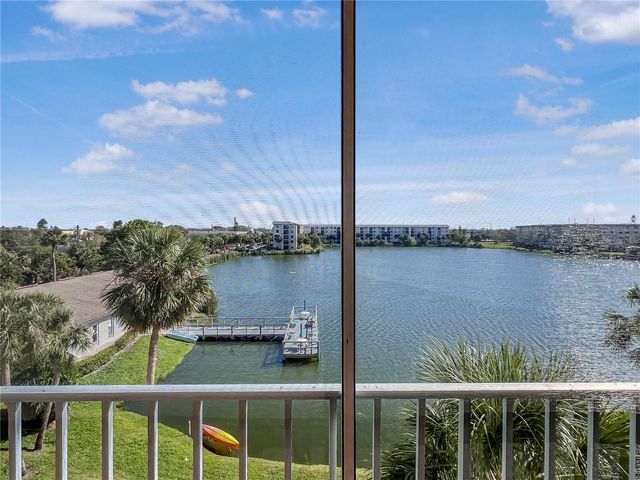 3424 LAKE BAYSHORE DRIVE 405 BUILDING P, Bradenton, FL 34205