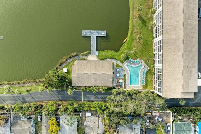 3424 LAKE BAYSHORE DRIVE 405 BUILDING P, Bradenton, FL 34205