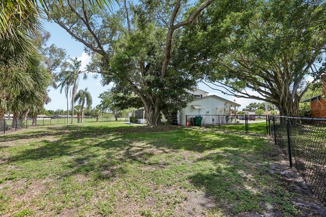 6827 TEQUESTA DRIVE, Seminole, FL 33777