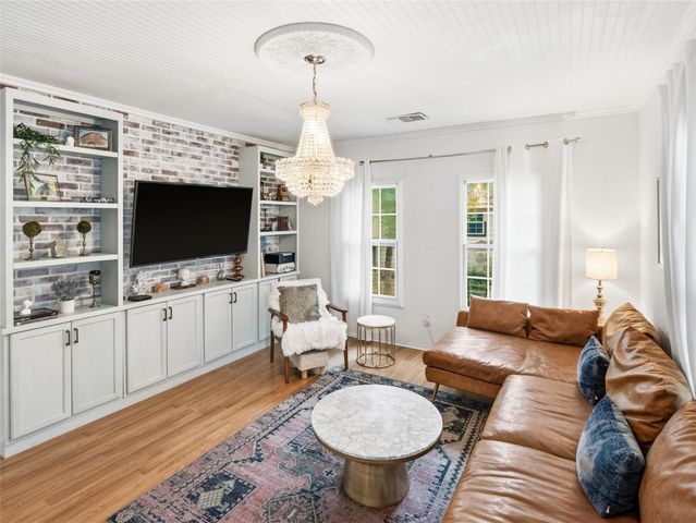 2007 S Church ST, Georgetown, TX 78626