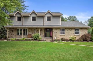 S74W32624 Woodsedge DRIVE, Mukwonago, WI 53149
