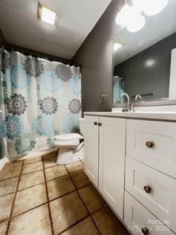 618 Brook Knoll Circle, Weaverville, NC 28787