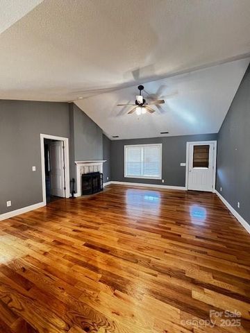 618 Brook Knoll Circle, Weaverville, NC 28787