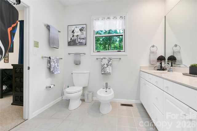 154 Chestnut Lane, Cedar Mountain, NC 28718