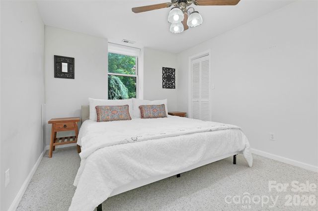 154 Chestnut Lane, Cedar Mountain, NC 28718